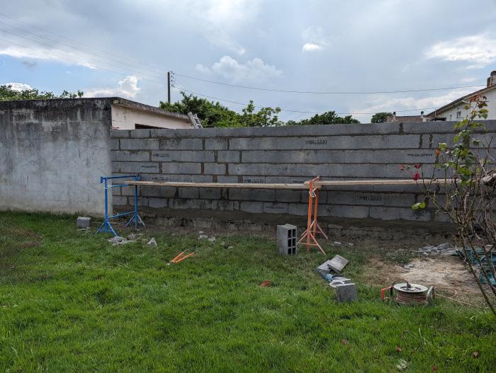 Photo du mur extérieur en construction